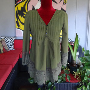 Flowy Green Shirt/Tunic w/Lace Hem, Cuffs!